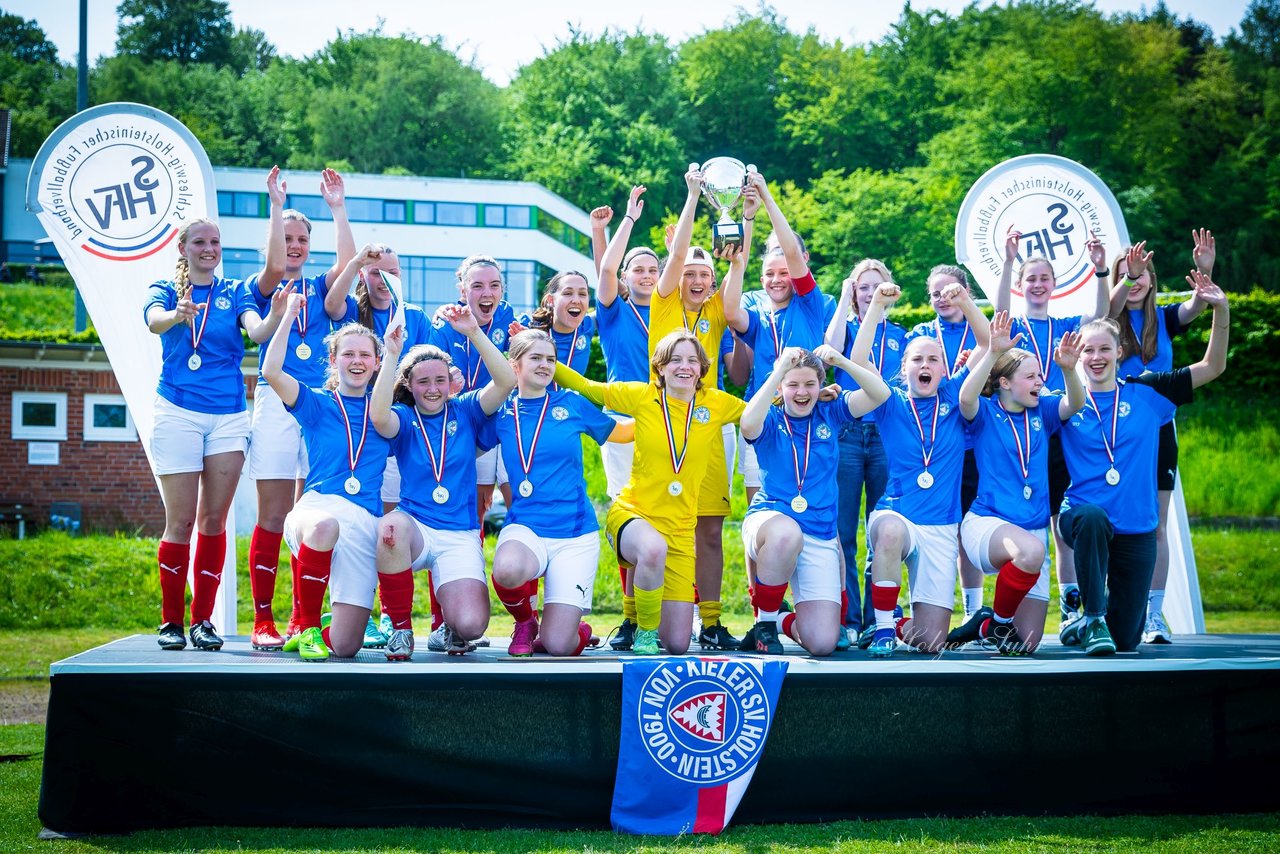 Bild 130 - wBJ SH-Pokalfinale  Holstein-Kiel - SV Viktoria : Ergebnis: 1:0